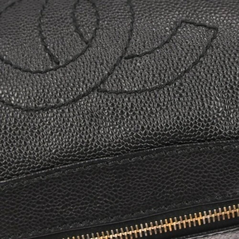 Chanel Black Calfskin Handbag 117402 - Picture 5 of 10